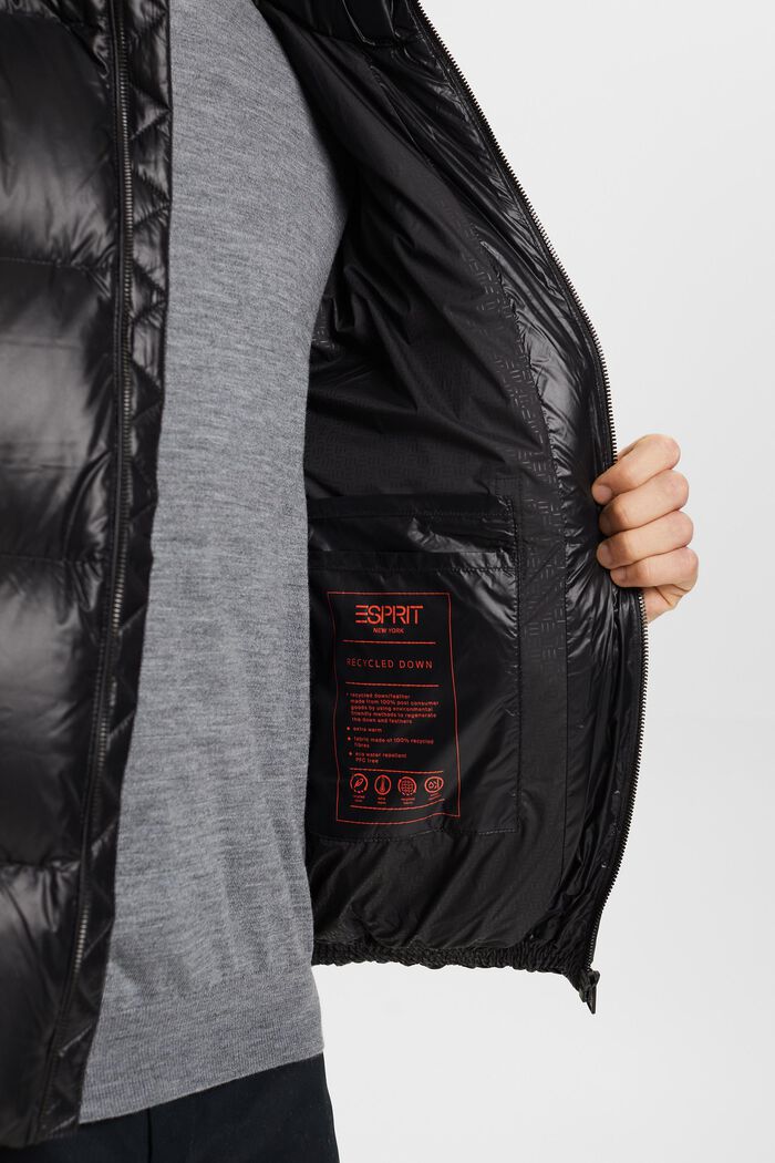 Glänzende Steppjacke mit Daunen