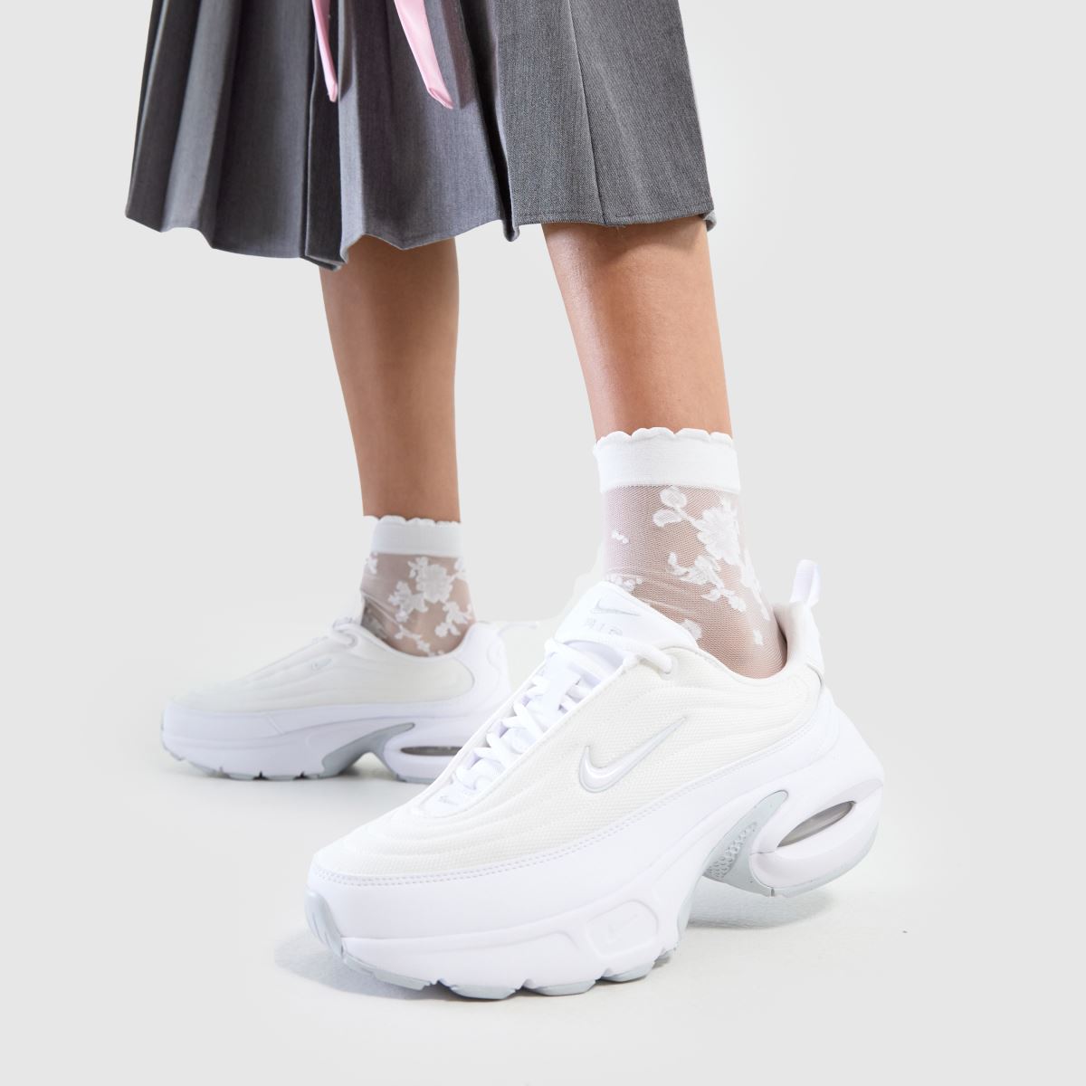 Tenisky Nike Air Max Portal v bílé barvě