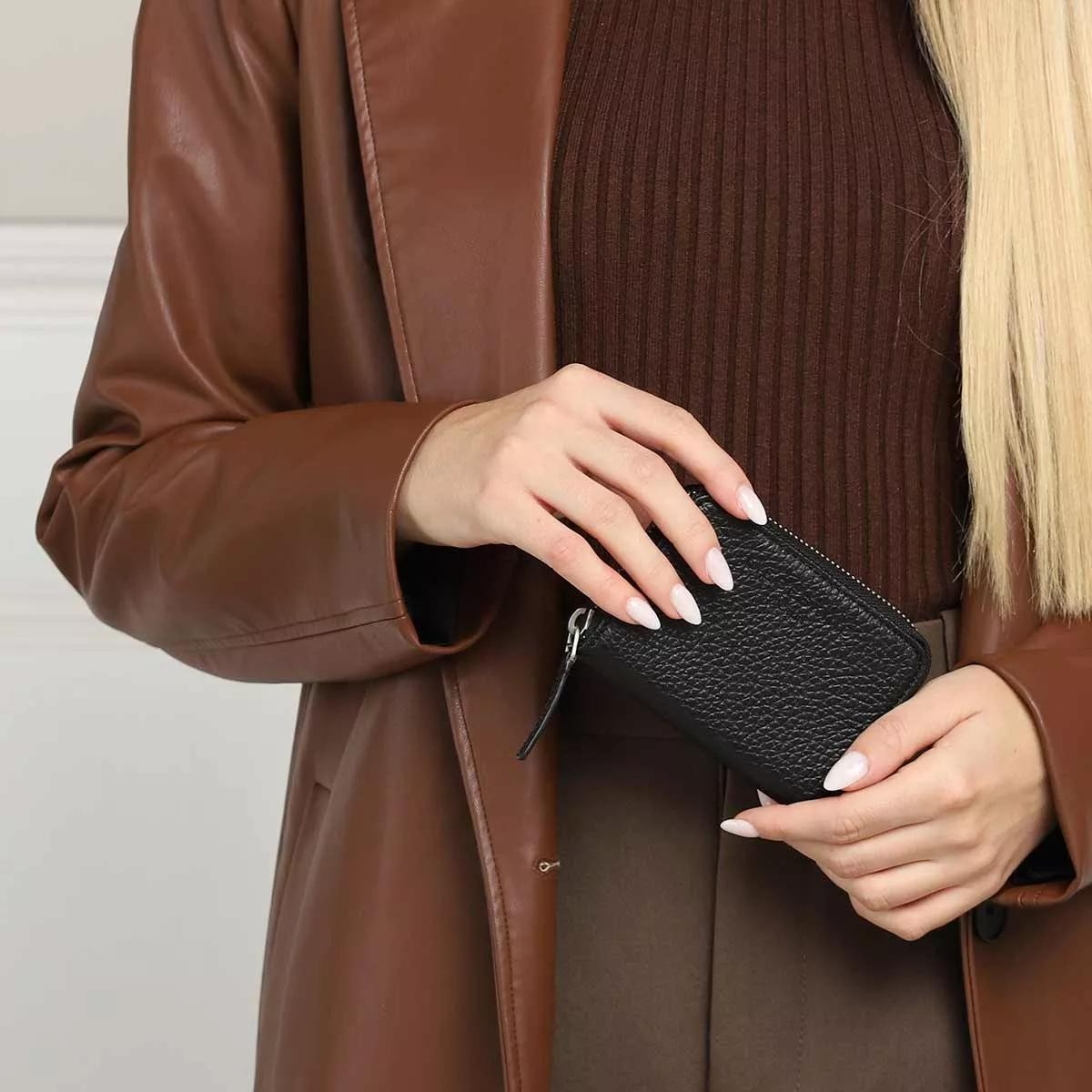LIEBESKIND BERLIN Handtaschen schwarz Portemonnaie