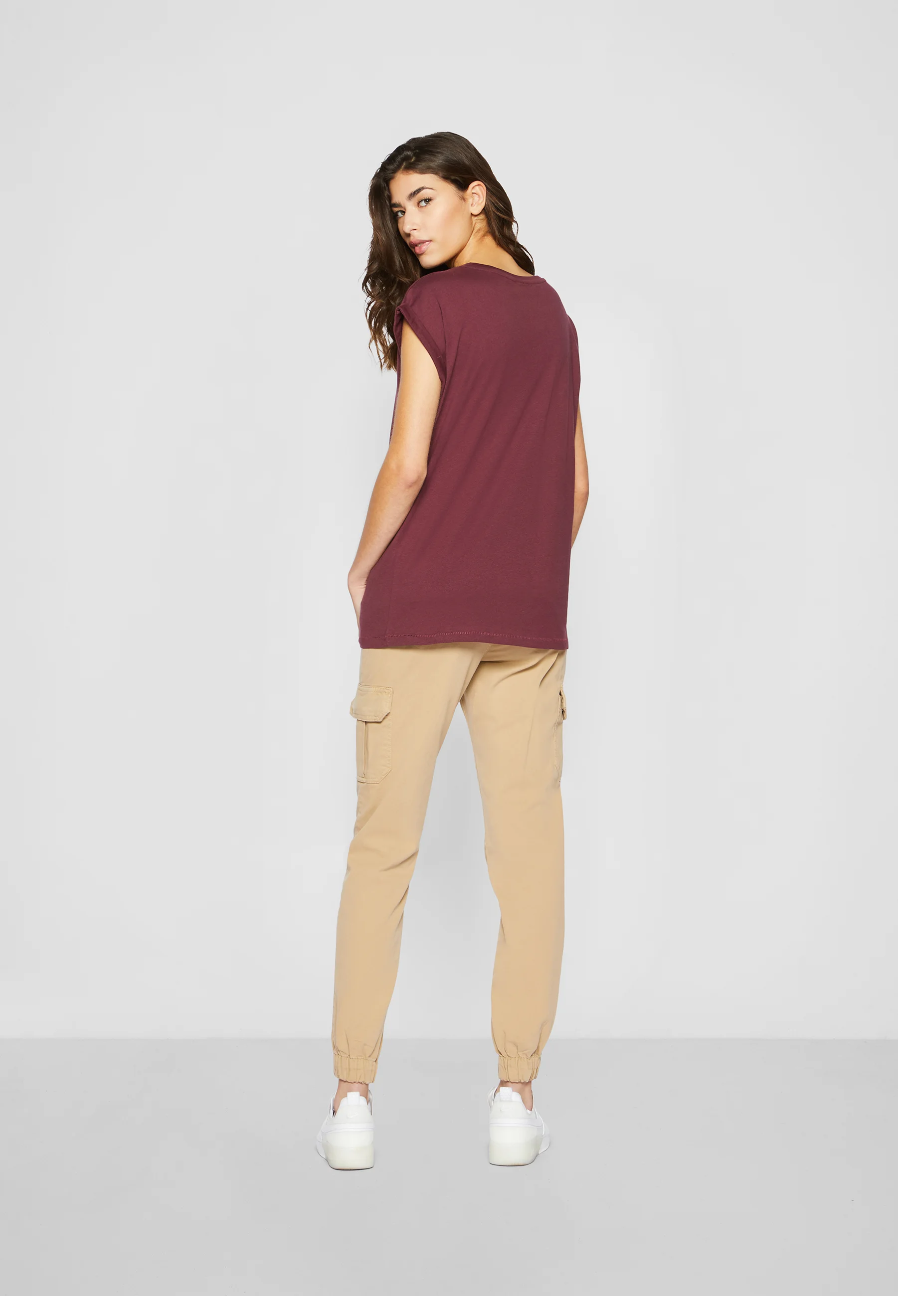 Urban Classics HOMBRO EXTENDIDO - Camiseta básica