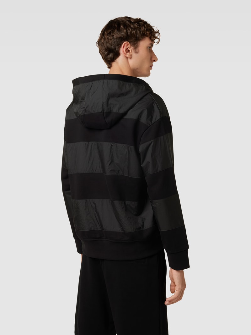 Hoodie mit Label-Stitching in schwarz