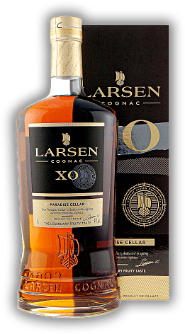 Larsen XO 1,0 Liter Larsen XO 1,0 Liter Ein feiner Blend aus den besten alten Grande Champagne und Fins Bois Cognacs. 1	 Liter - Vol 40%