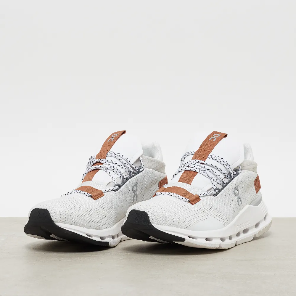 ON Cloudnova WMNS 2699177 / weiss