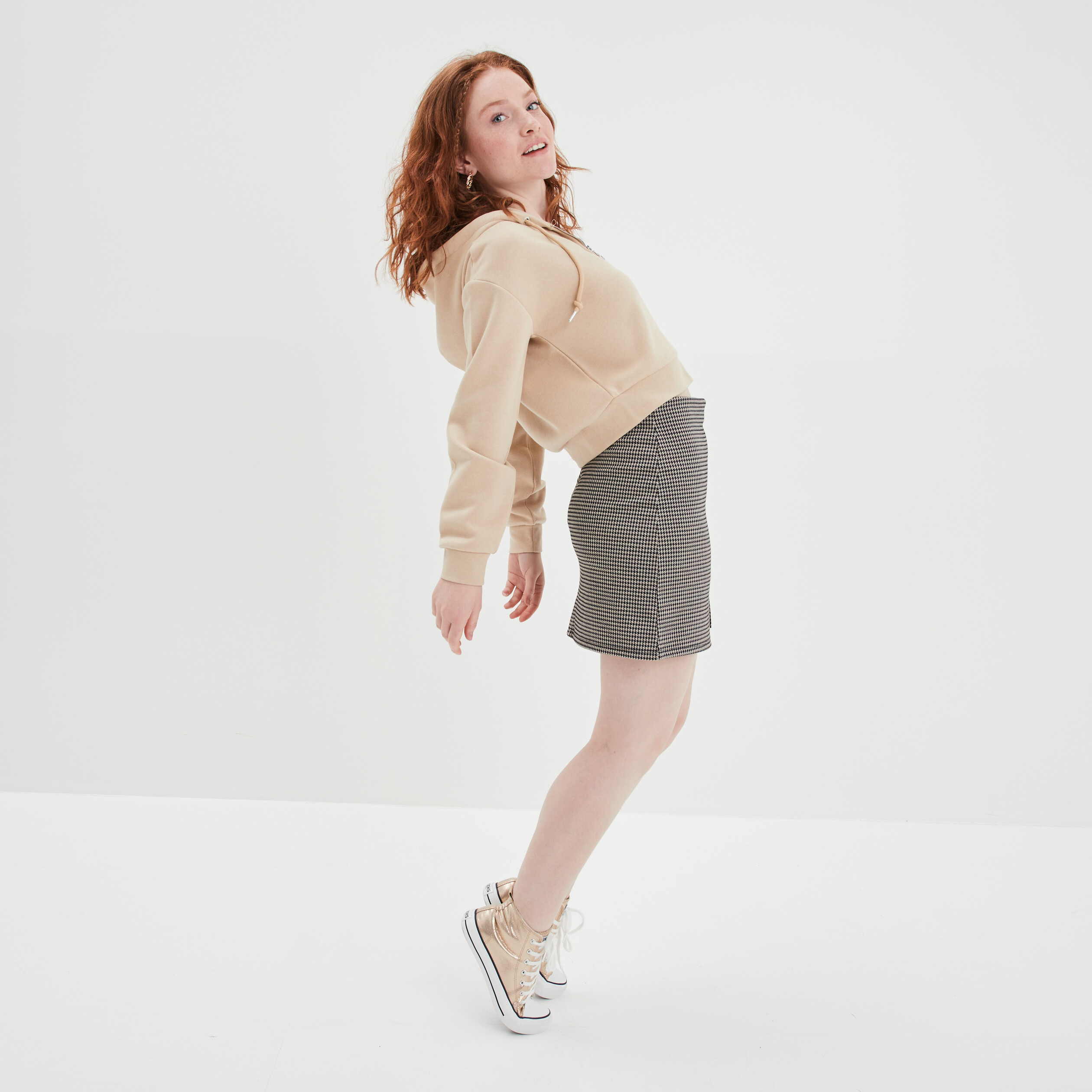 Jupe courte droite avec fente beige femme | La Halle