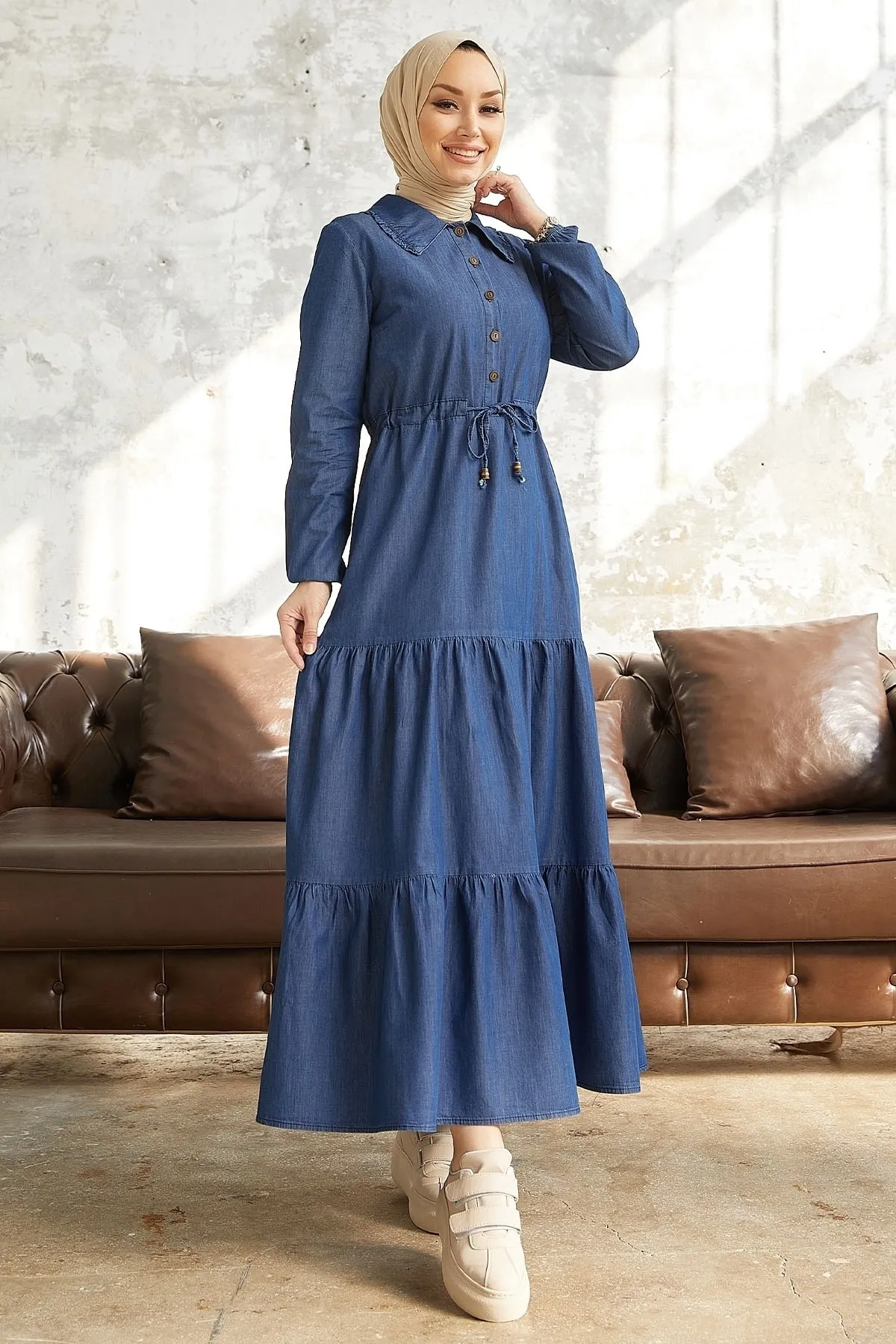 InStyle  Betty Jeanskleid mit Babykragen – Blau