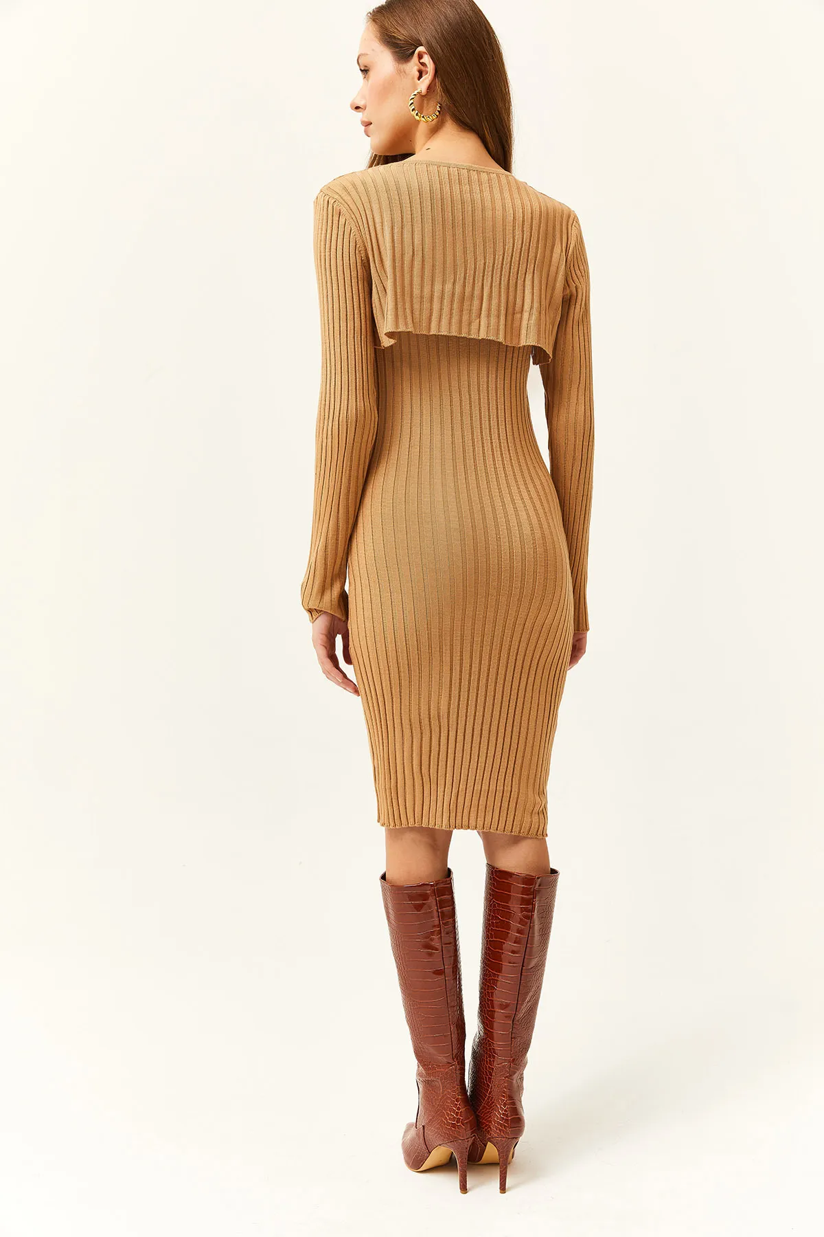 Olalook  Kamelfarbener Bolero-Strickanzug für Damen aus Cord