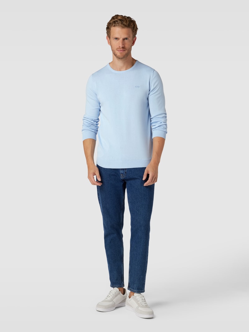 Strickpullover mit Label-Stitching Modell 'BASIC' in hellblau