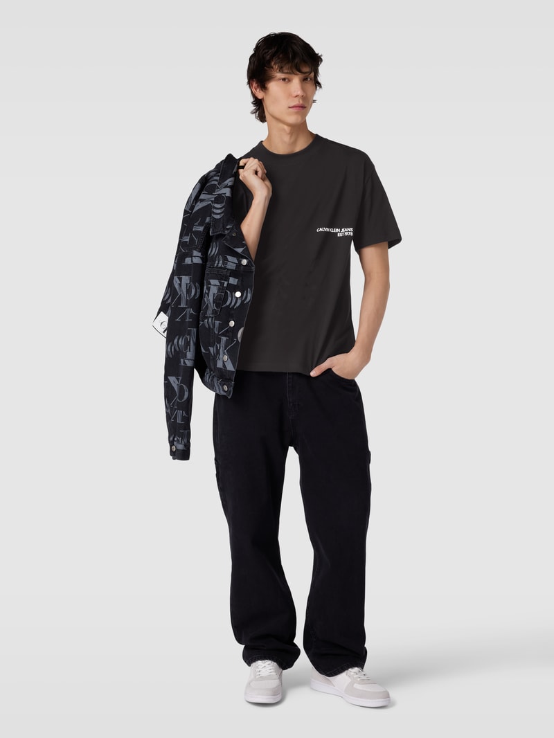 T-Shirt mit Label-Print Modell 'SPRAY' in black
