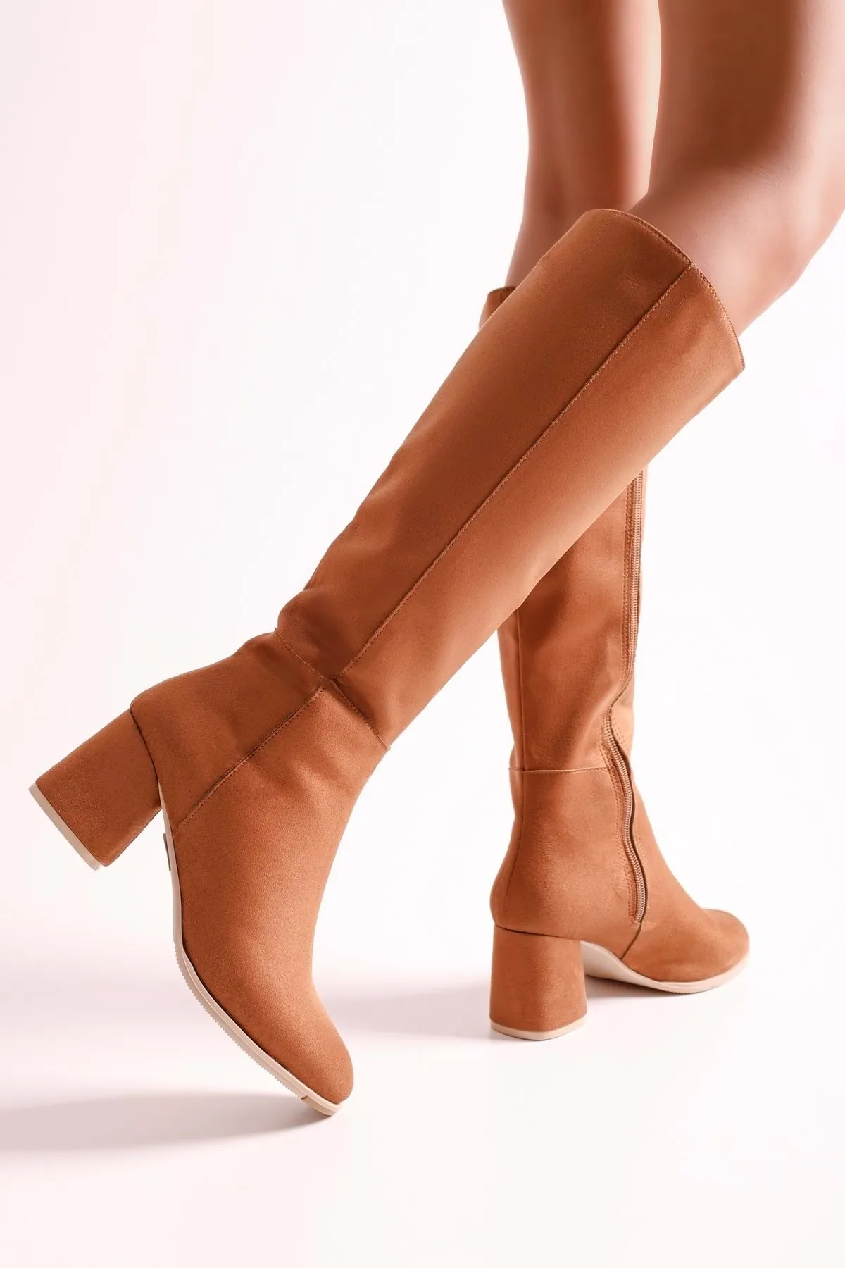 Shoeberry  Damenkiella Tan Wildleder-Stiefel mit Absatz Tan Wildleder