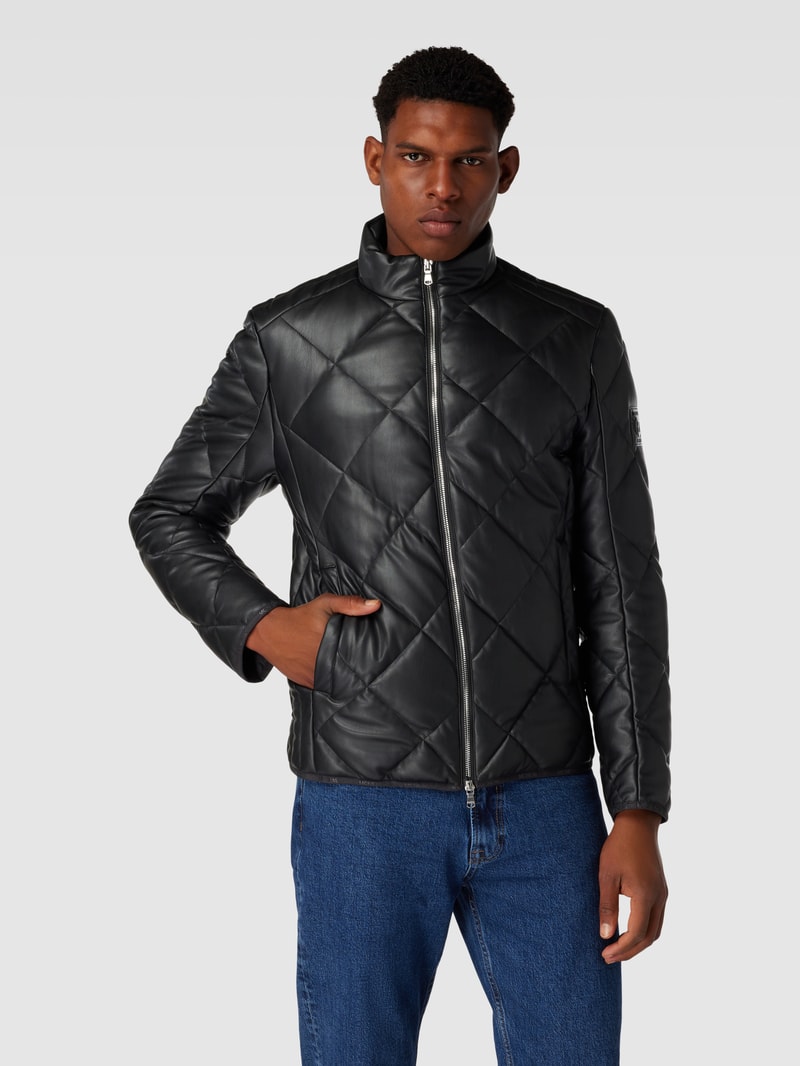 Jacke in Leder-Optik mit Reißverschlusstaschen in schwarz