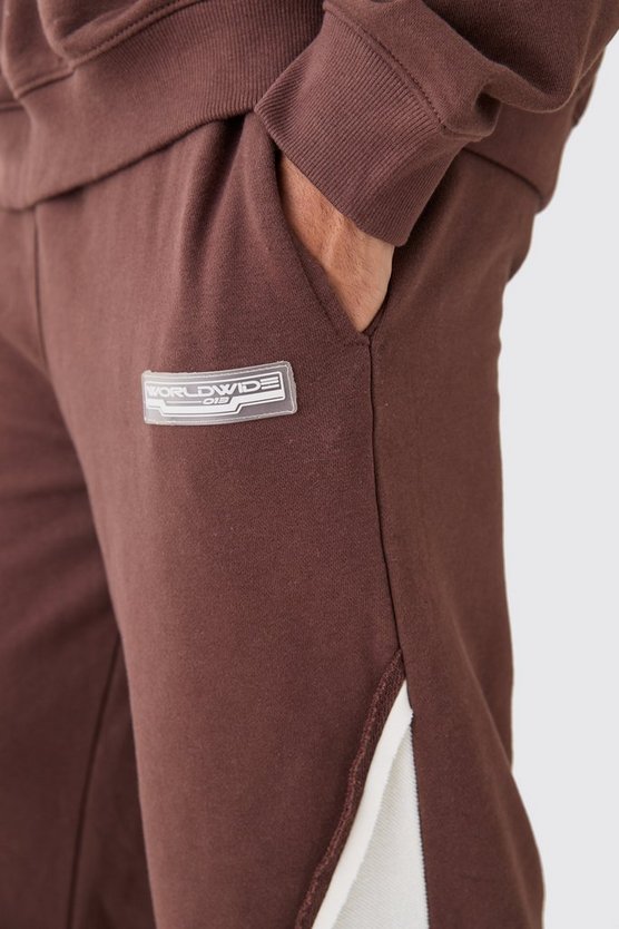 Lockere Jogginghose mit rohem Saum