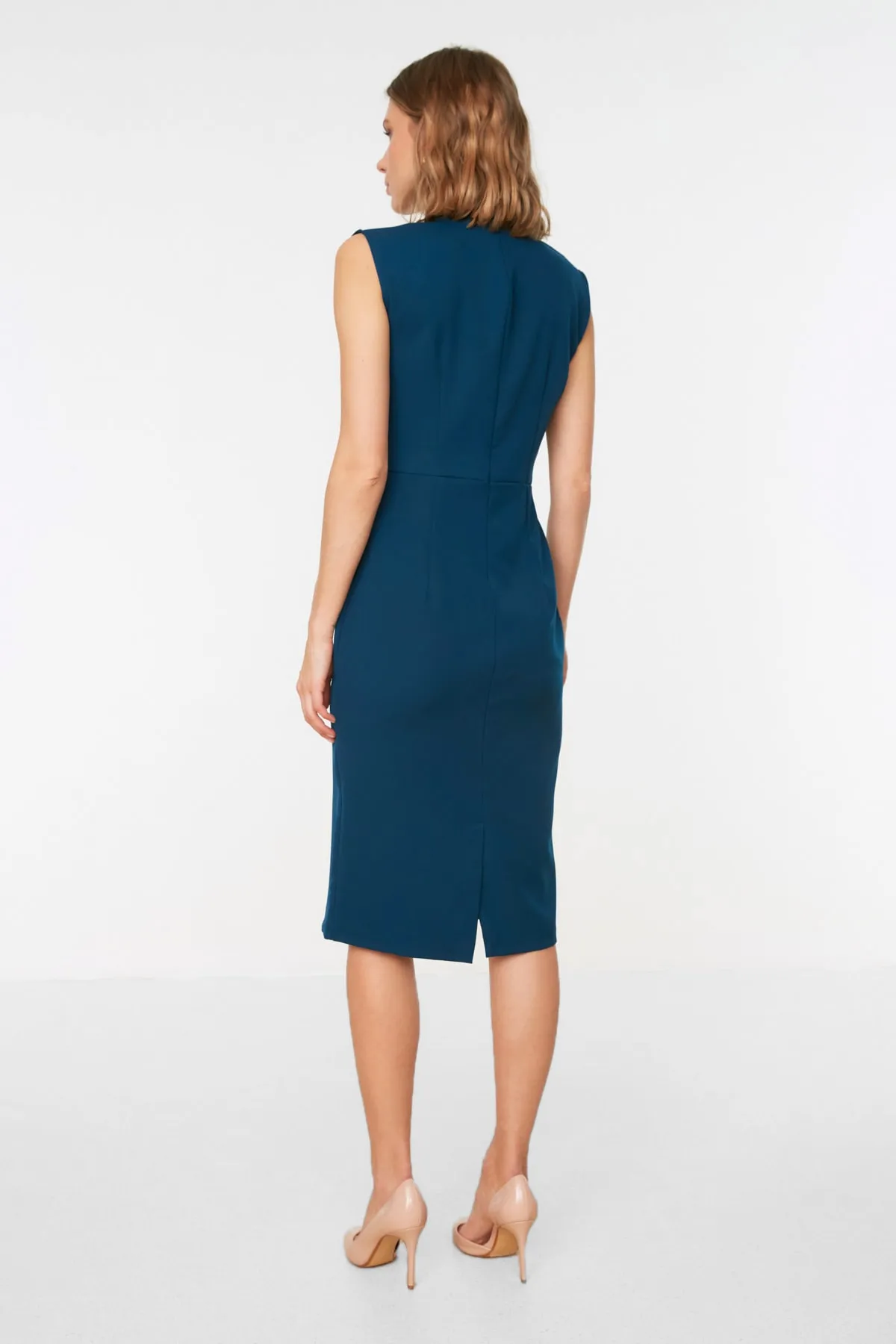 Trendyol Collection  Petrolblaues, figurbetontes Webkleid mit Stehkragen TWOAW20EL0311
