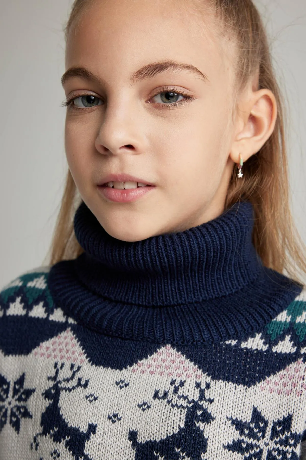 DeFacto  Rollkragenpullover für Mädchen mit Neujahrsmotiv