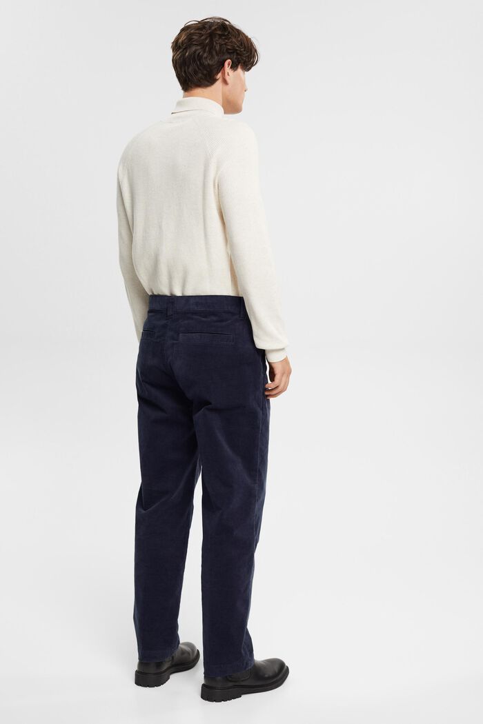 Cordhose mit weitem Bein