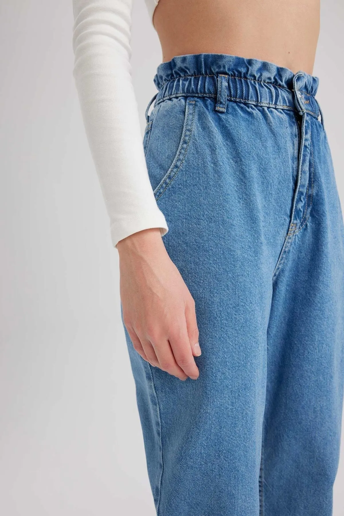 DeFacto  Paperbag-Jeans mit kurzem Bein und Crop-Fit aus 100 % Baumwolle