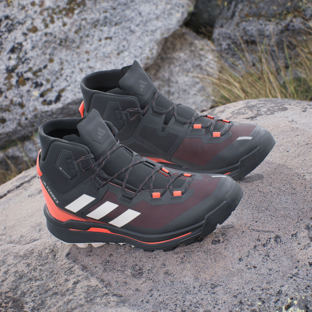 adidas Skychaser Tech ID3426 / schwarz