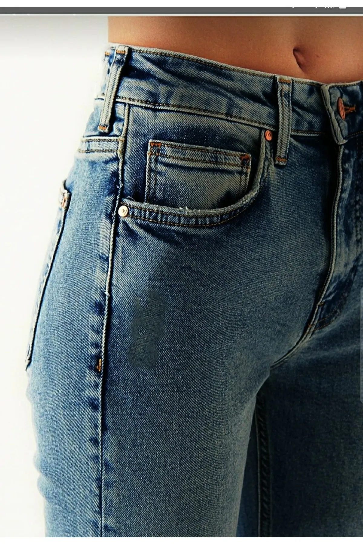 LİMABEL  Emma Power Lycra Damen-Jeans „Medium Snow“ mit hoher Taille, seitlichem Schlitz und weitem Bein