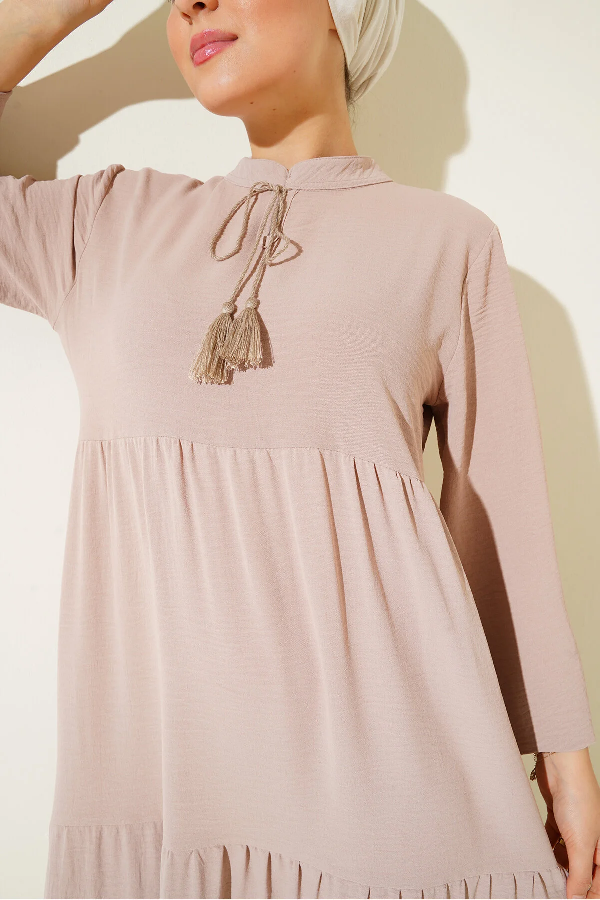 Bigdart  1627 Hijab-Kleid mit Kragen und Schnürung – C. Beige