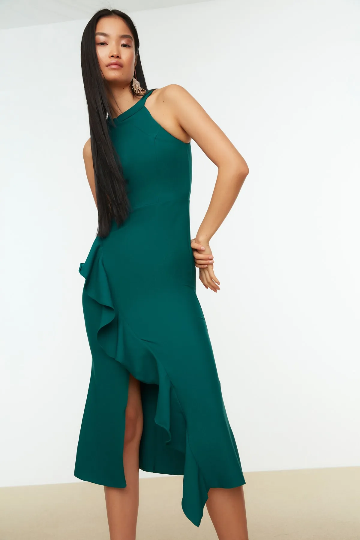 Trendyol Collection  Grünes Abendkleid mit Rüschendetail TPRAW19BB0144