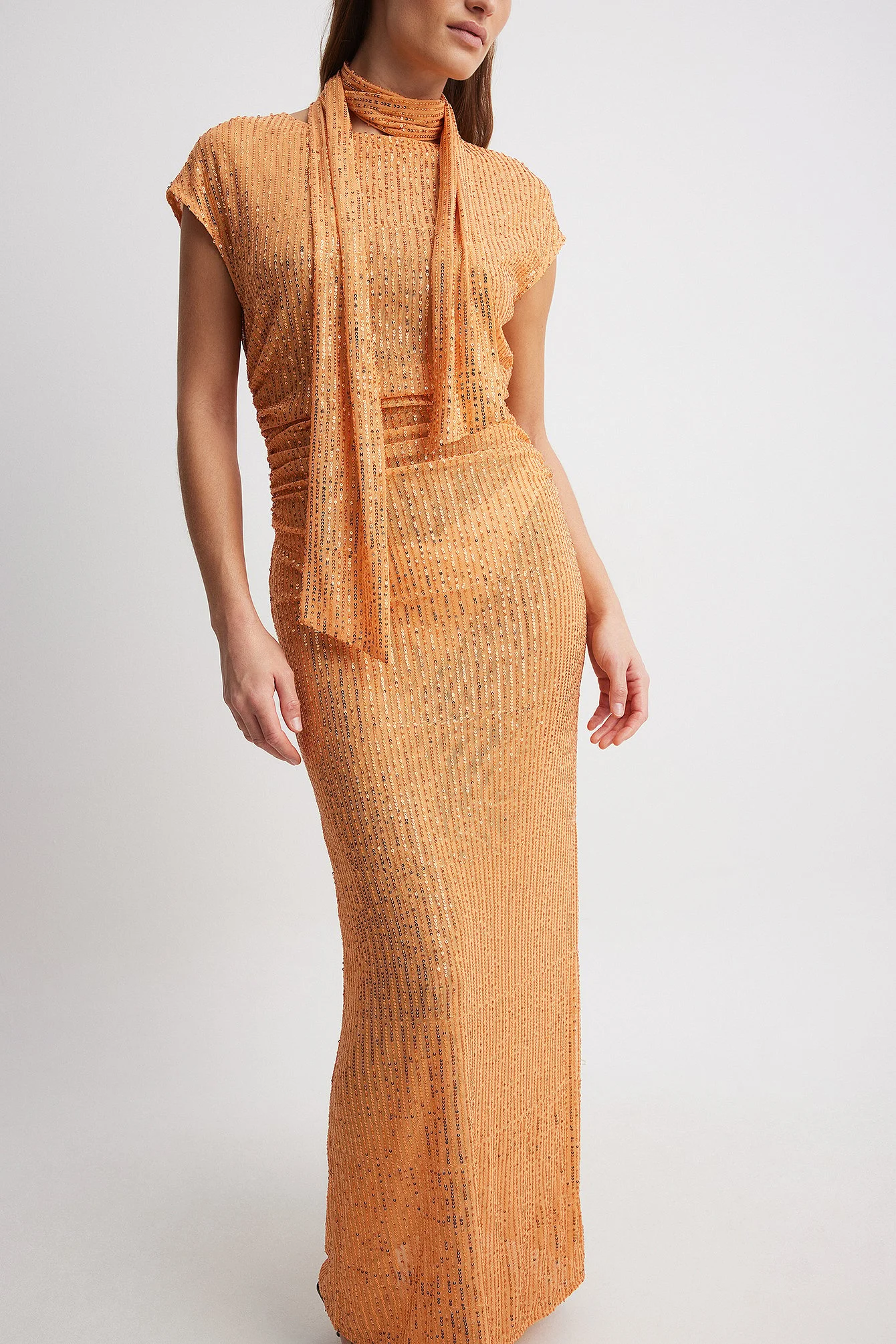 Gestricktes Pailletten-Maxikleid