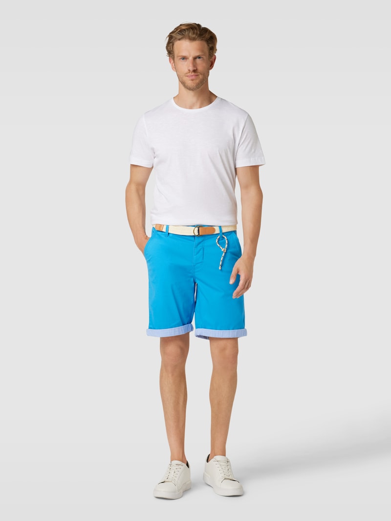 Chinoshorts mit französischen Eingrifftaschen in himmelblau