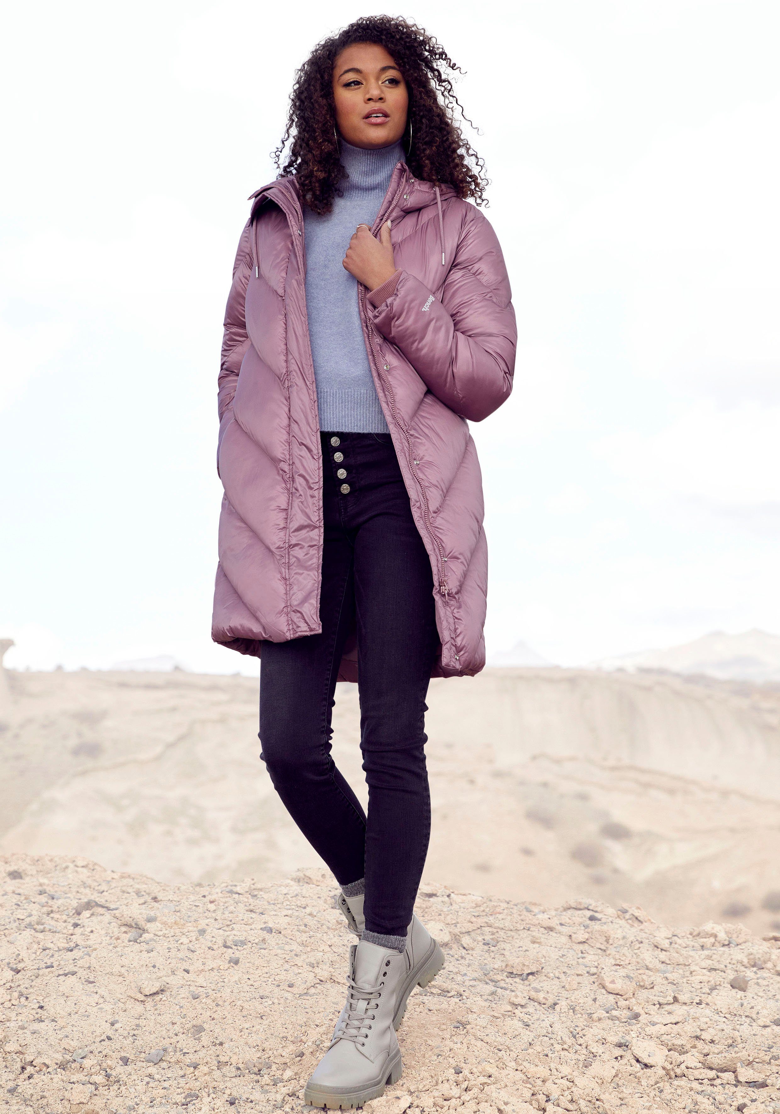 Bench. Steppmantel / jacke aus wärmendem und windabweisendem Material