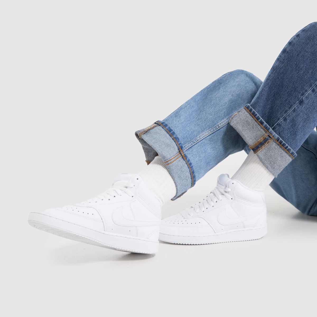 Bílé tenisky Nike Court Vision Mid