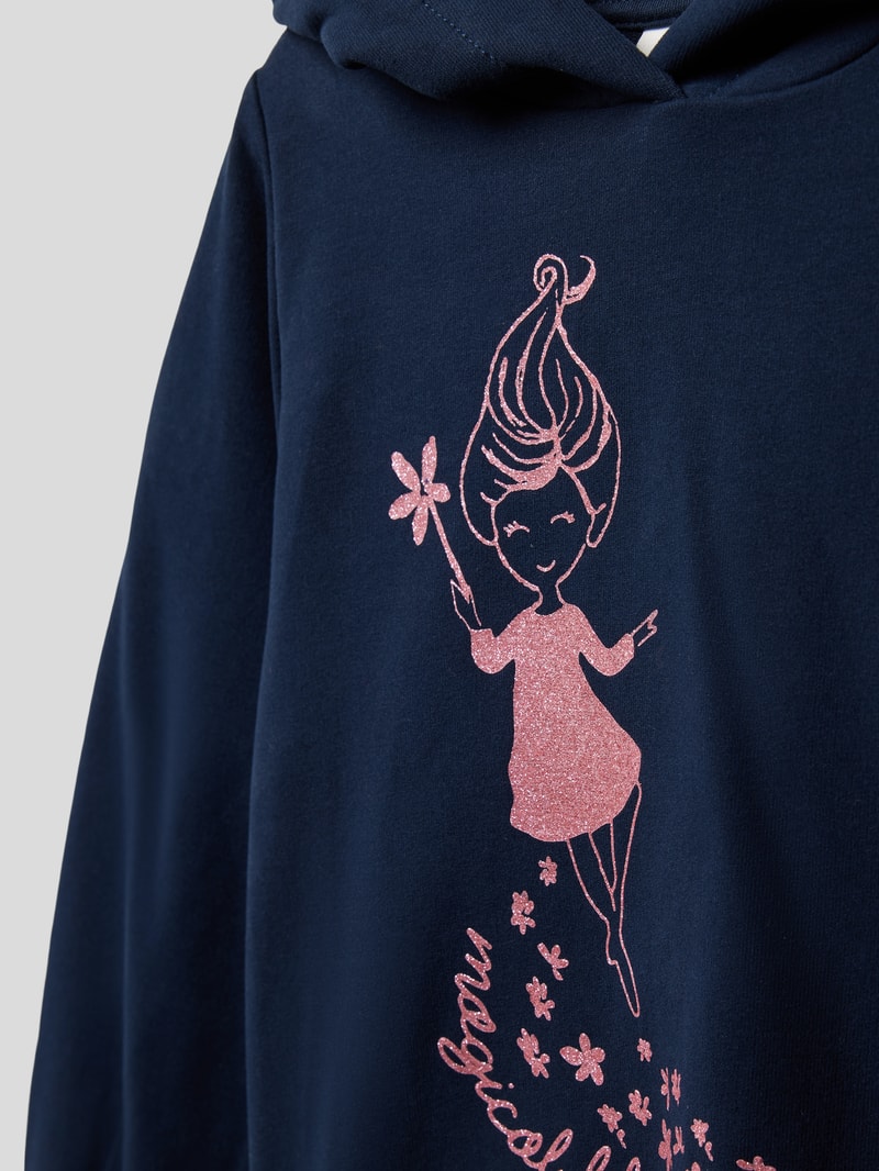 Hoodie mit Motiv-Print in marineblau