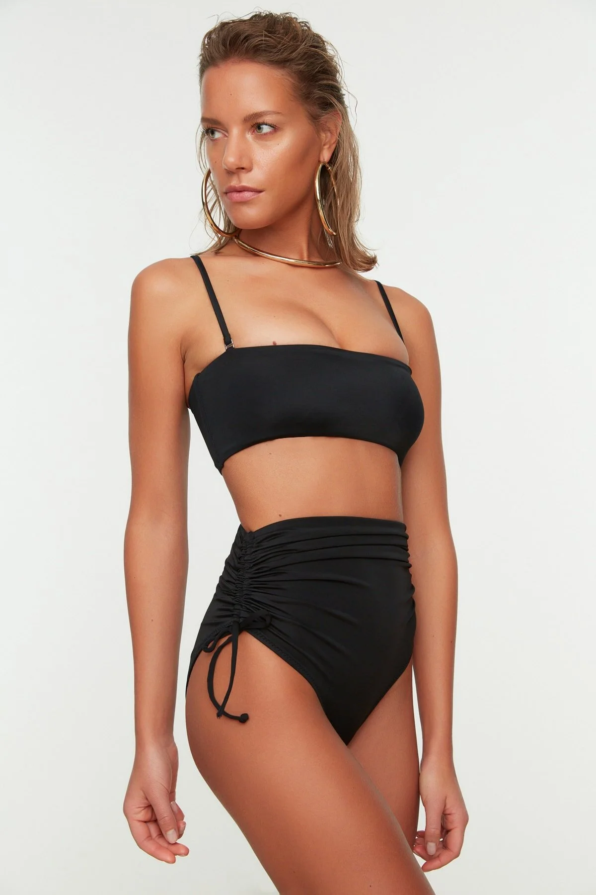 Trendyol Collection  Schwarze Tunnel-Hipster-Bikinihose mit hoher Taille TBESS21BA0342
