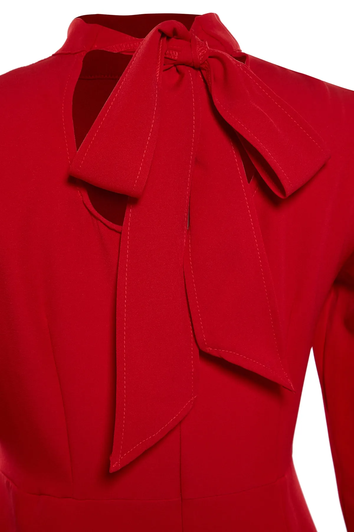 Trendyol Curve  Rotes, ungefüttertes, langärmliges Mini-Webkleid in A-Linie in Übergröße TBBAW23AH00035