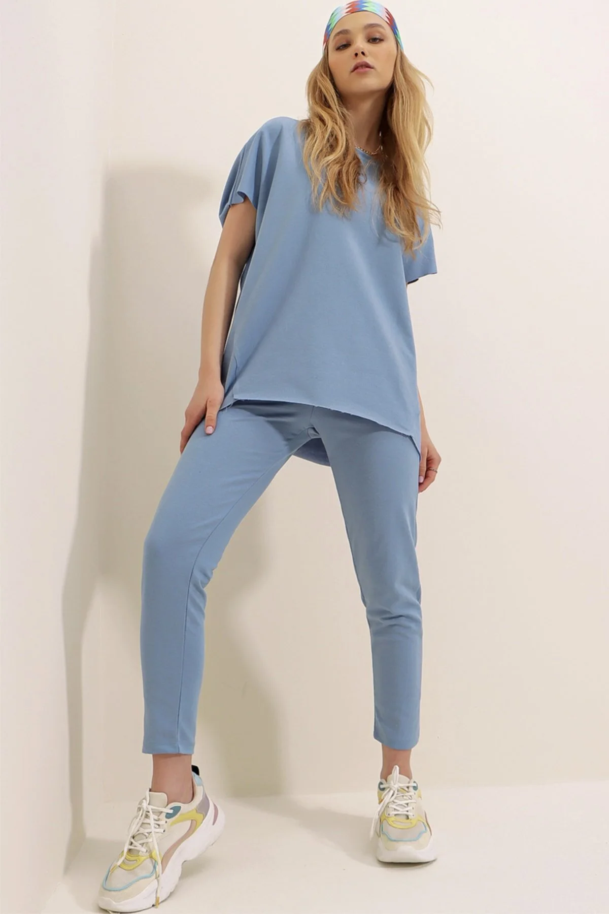 Trend Alaçatı Stili  Blauer gerippter Trainingsanzug mit Rundhalsausschnitt für Damen ALC-X5885