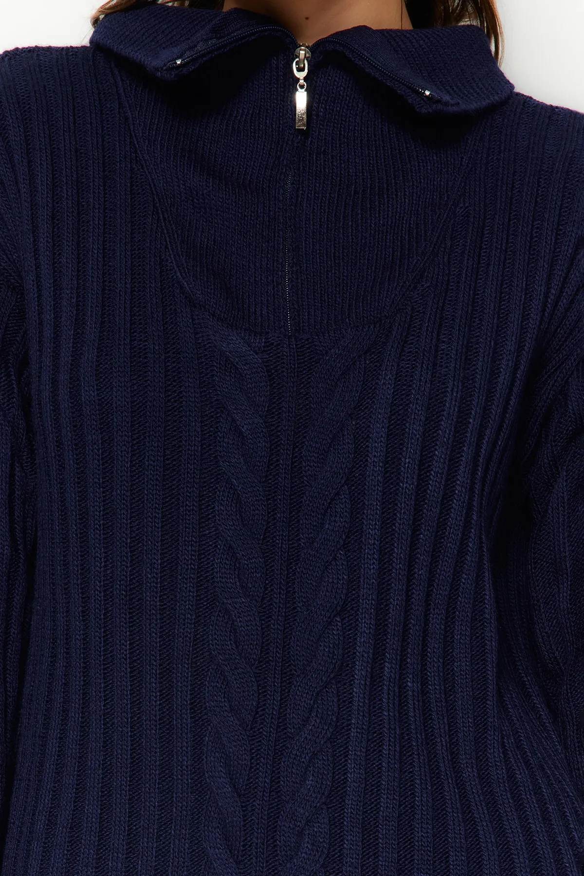 Trendyol Modest  Marineblauer Thessaloniki-Strickpullover mit Reißverschluss TCTAW23AK00017