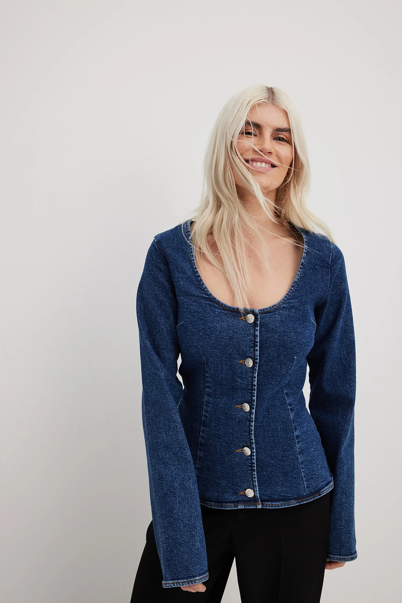 Denim-Shirt mit rundem Ausschnitt