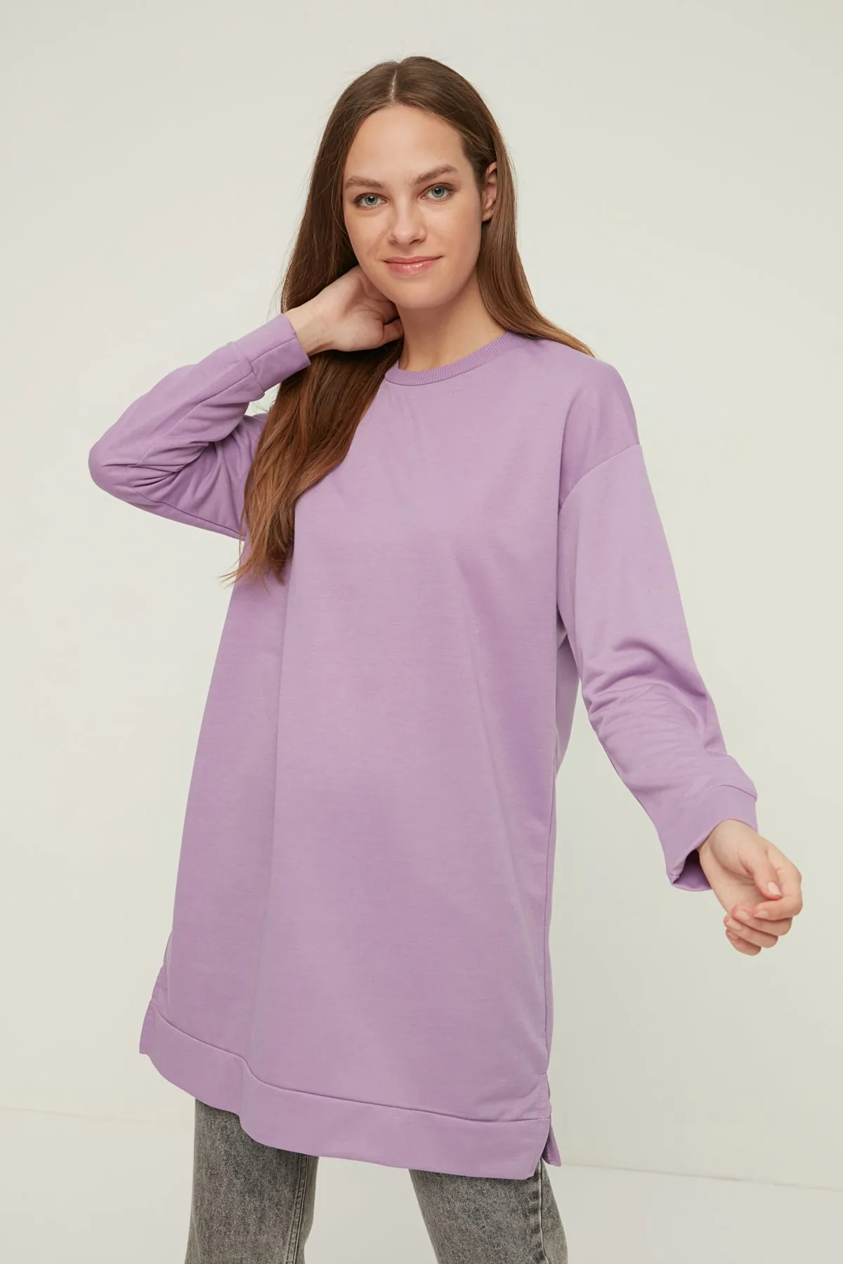 Trendyol Modest  Schwarz-lila Basic-Strick-Sweatshirt mit Rundhalsausschnitt im 2er-Pack TCTAW22TW0152