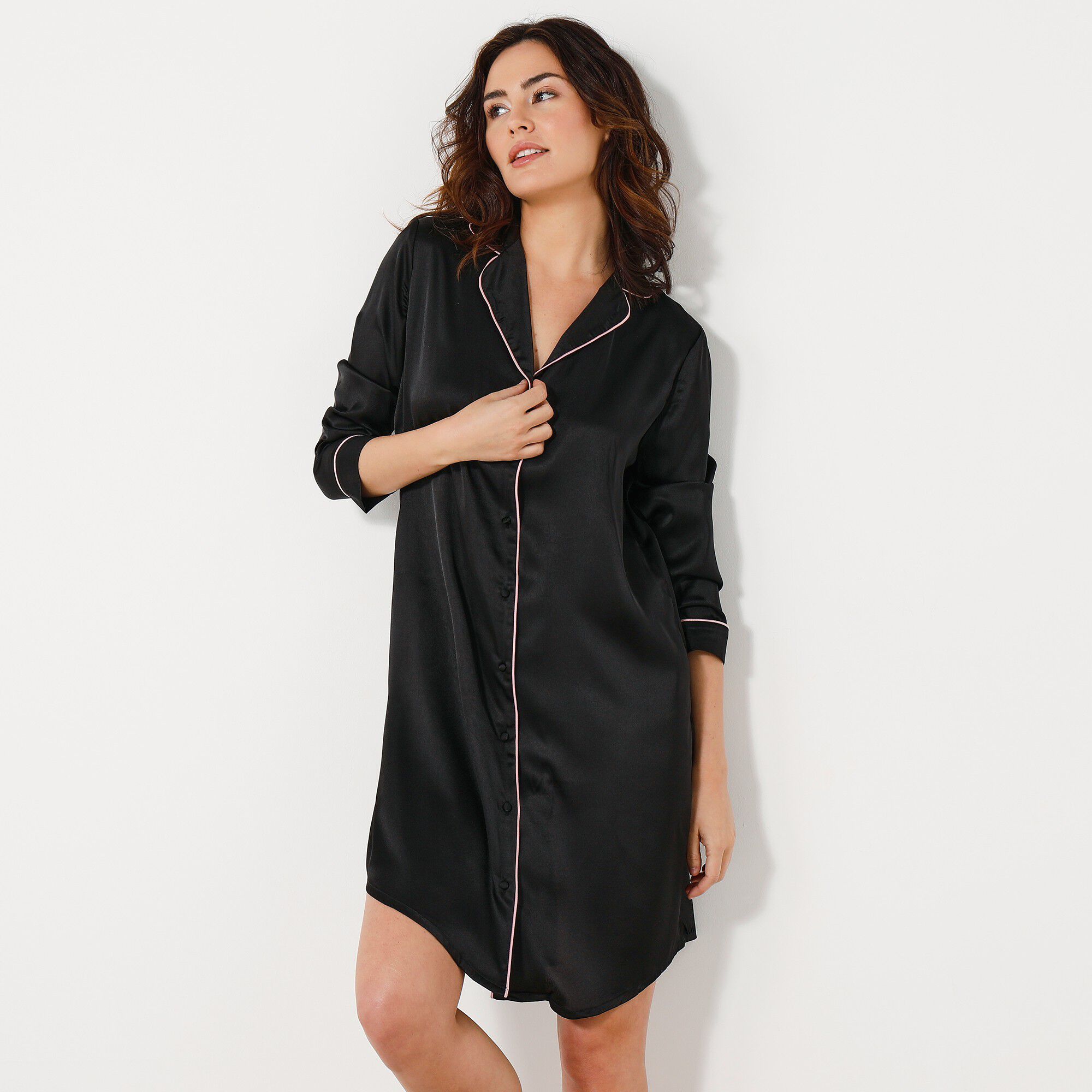 Chemise de nuit forme liquette en satin uni