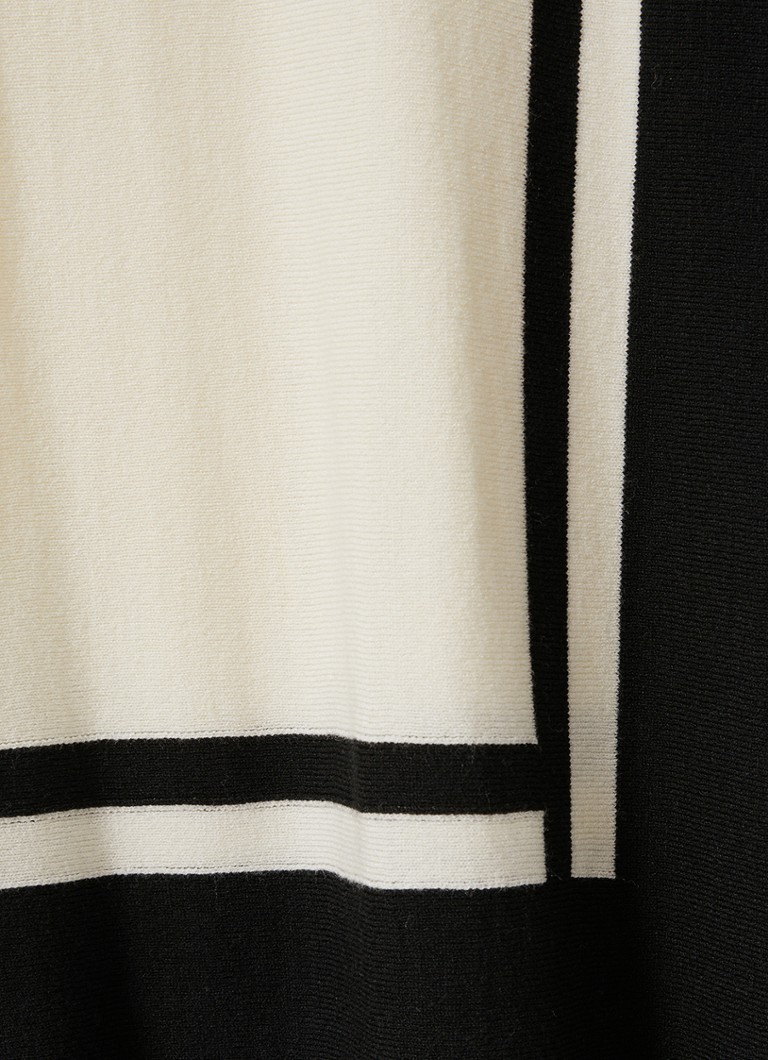 Sweter z golfem Sophia by Reiss z cienkiej dzianiny z rozcięciem bocznym