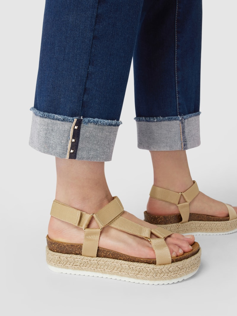Jeans mit fixierten Beinumschlägen Modell 'Paris' in blau