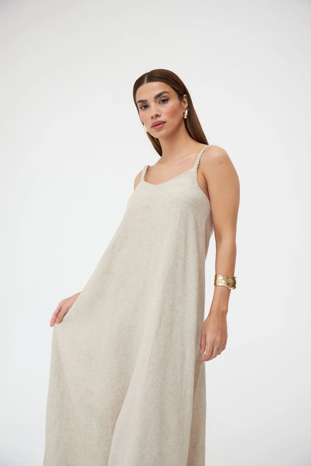Laluvia  Langes Leinenkleid mit Strickriemen in Steinfarbe