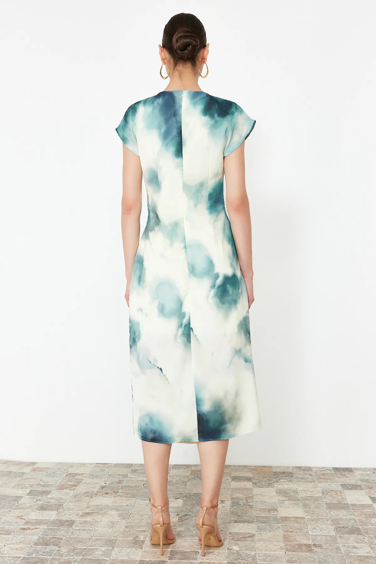 Trendyol Collection  Indigo Abstraktes A-Linien-Midikleid aus gewebtem Chiffon TWOSS24EL00888
