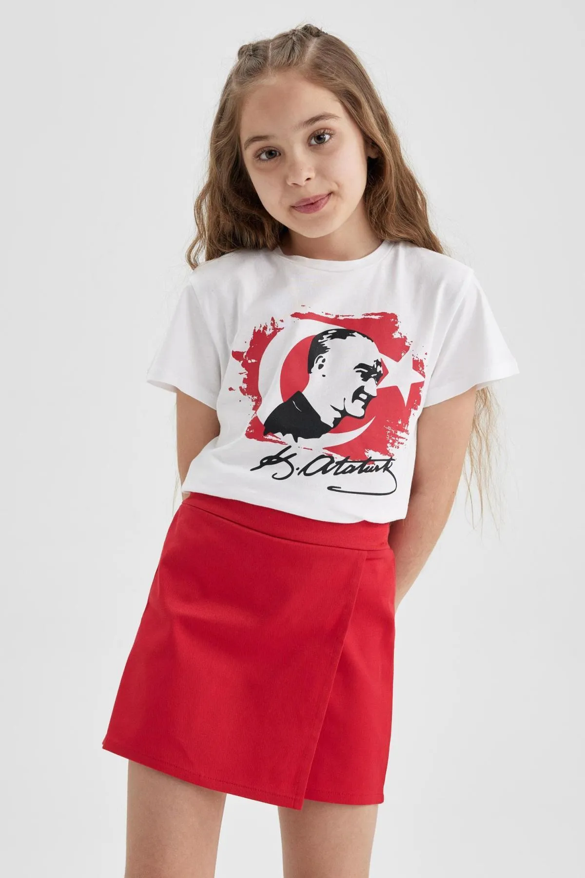 DeFacto  Kurzarm-T-Shirt mit Atatürk-Aufdruck für Mädchen Z7682a623sm