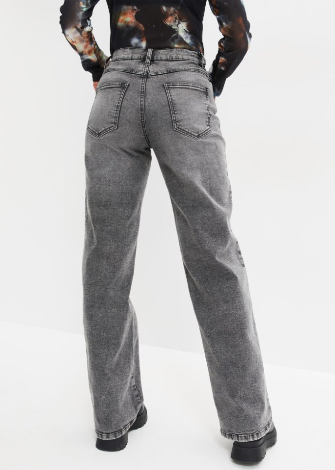 Marlene Jeans mit Nietenbesatz