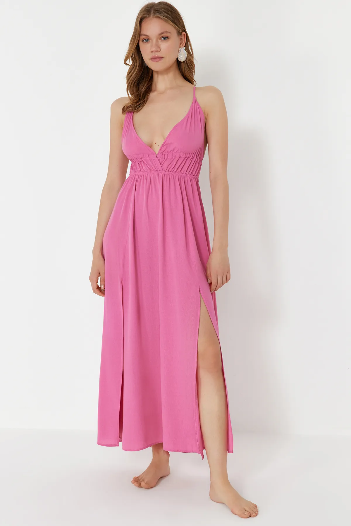 Trendyol Collection  Rosa, gewebtes, gerafftes Maxi-Strandkleid TBESS23EL00063