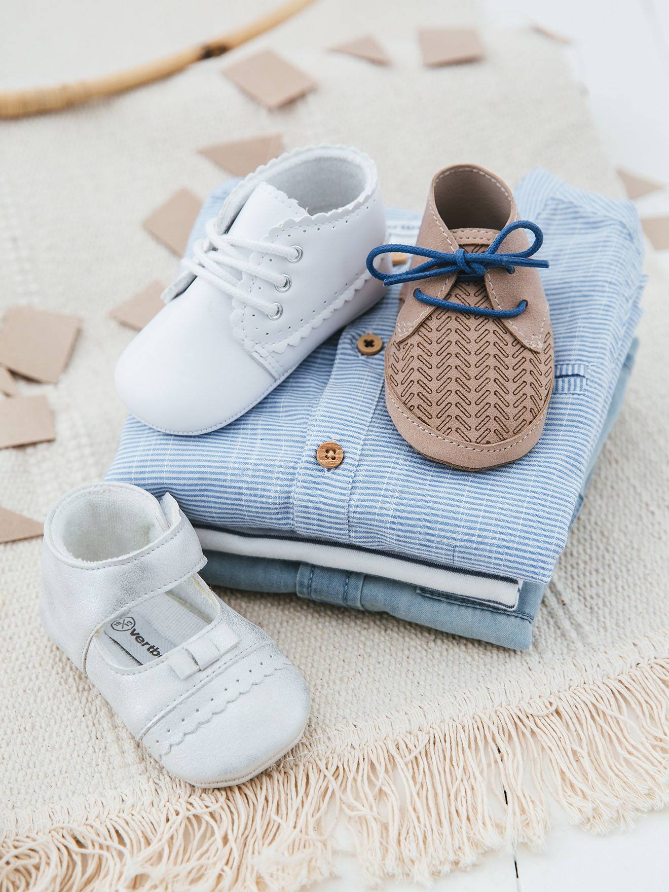 Bottillons souples bébé à lacets nouveau né blanc
