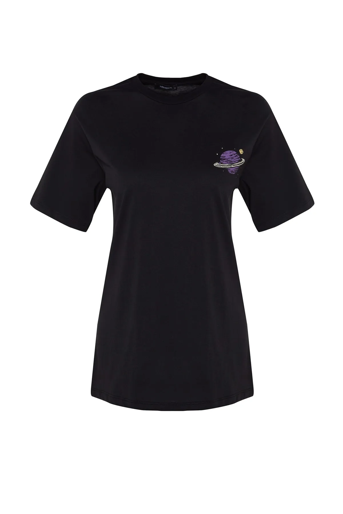 Trendyol Collection  Schwarzes Boyfriend-Strick-T-Shirt mit Rundhalsausschnitt aus 100 % Baumwolle mit Galaxy-Print auf der Vorder- und Rückseite TWOSS23TS00257