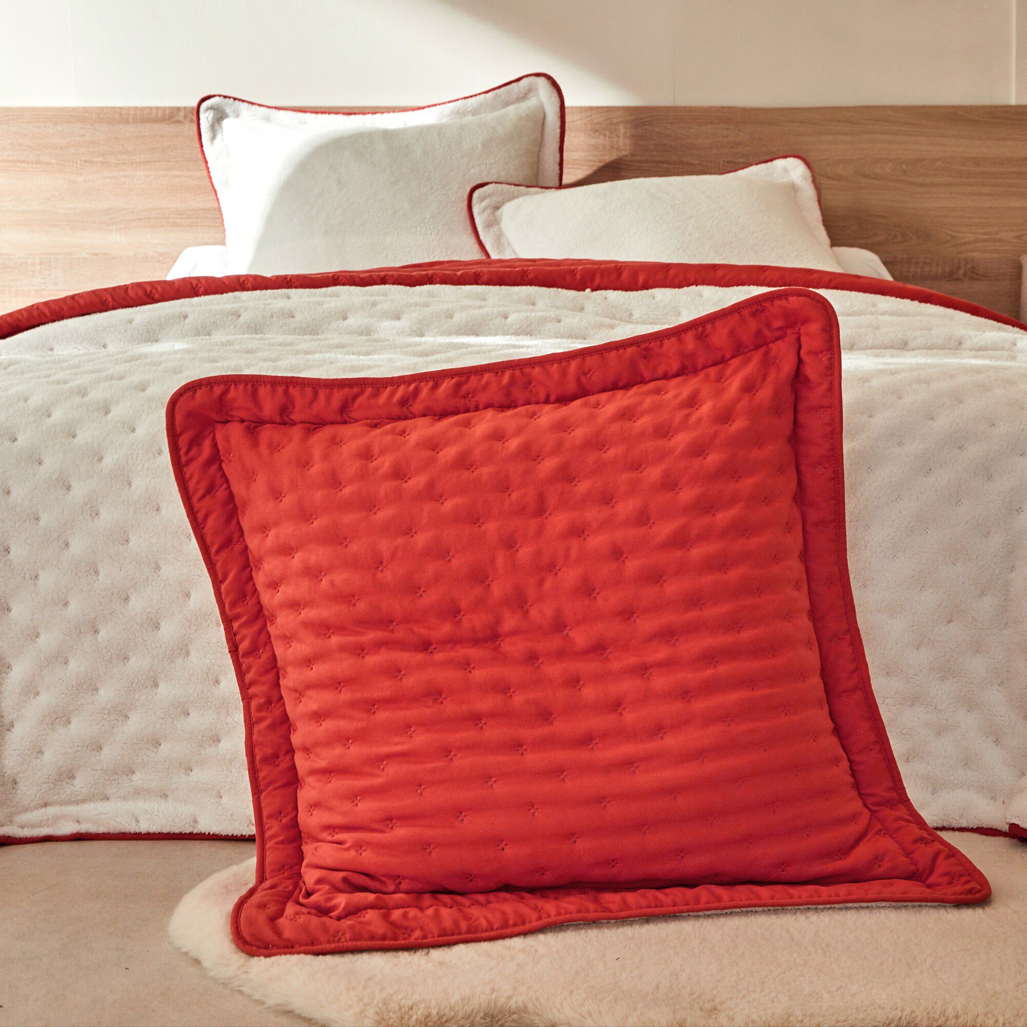 Couvre-lit réversible microfibre matelassée/sherpa
