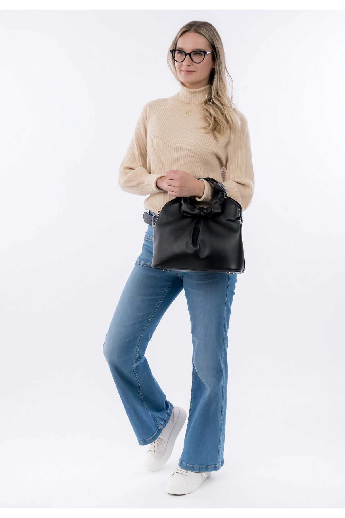 SURI FREY  Shopper NFT Web 3.0