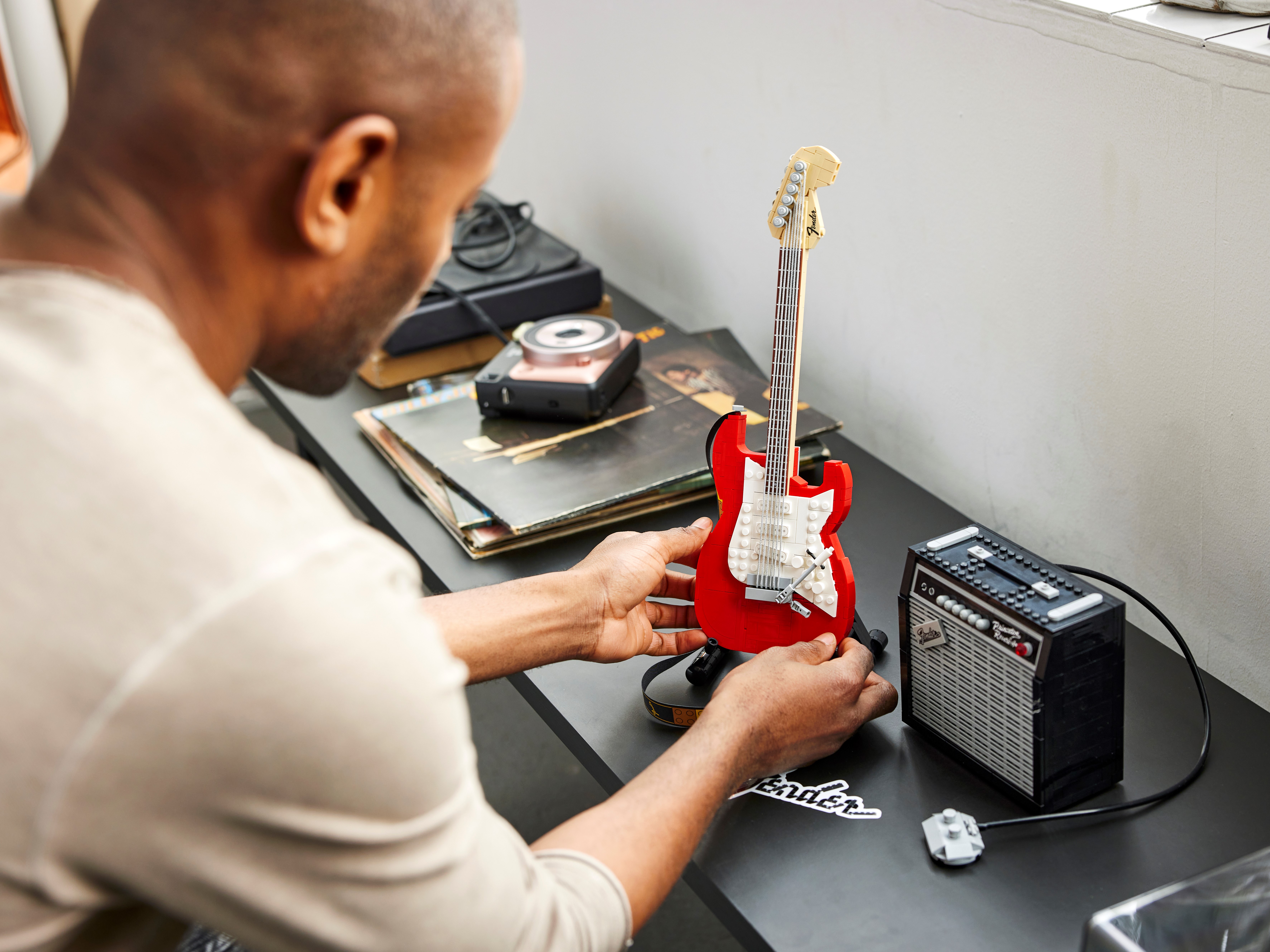 LEGO® Ideas Fender® Stratocaster™ 21329