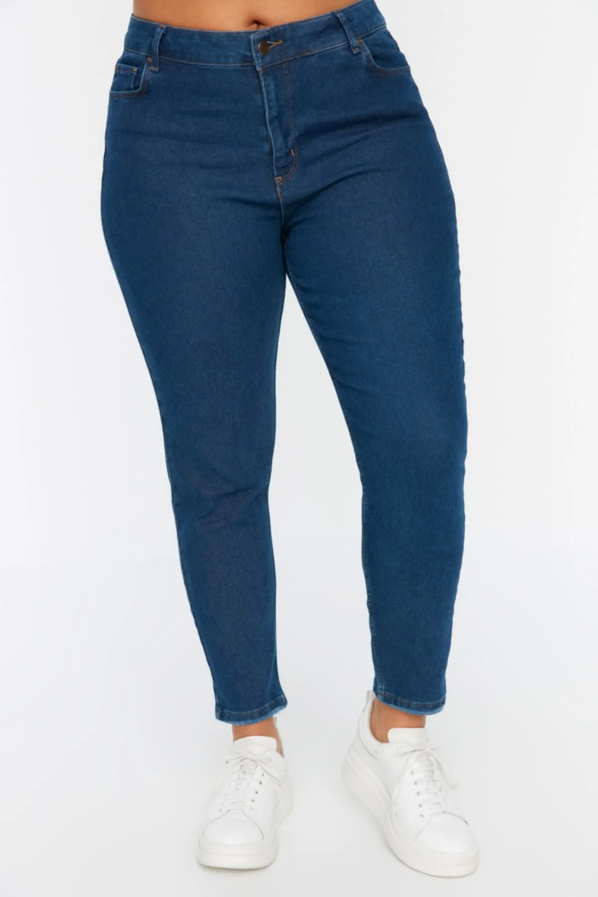 Trendyol Curve  Dunkelblaue, hoch taillierte, dehnbare Röhrenjeans TBBSS22JE0189