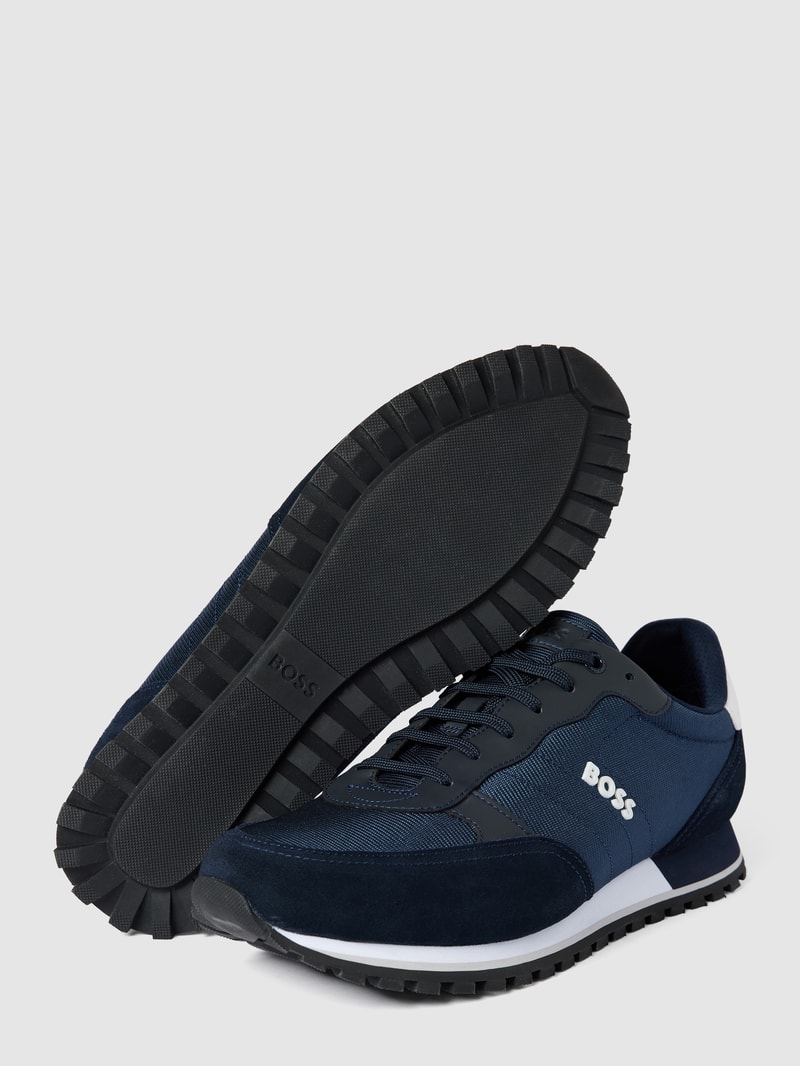 Sneaker mit Kontraststreifen in marineblau