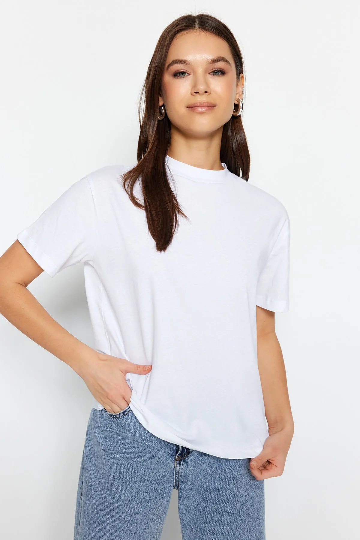 Trendyol Collection  Rosa-weißes 2er-Pack Basic-Strick-T-Shirts mit Stehkragen aus 100 % Baumwolle TWOSS20TS1500